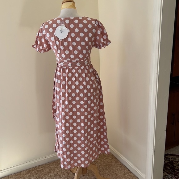 NWT! ESTHER Size 8 dusky rose polka dot front button puff sleeve linen dress - Picture 5 of 9